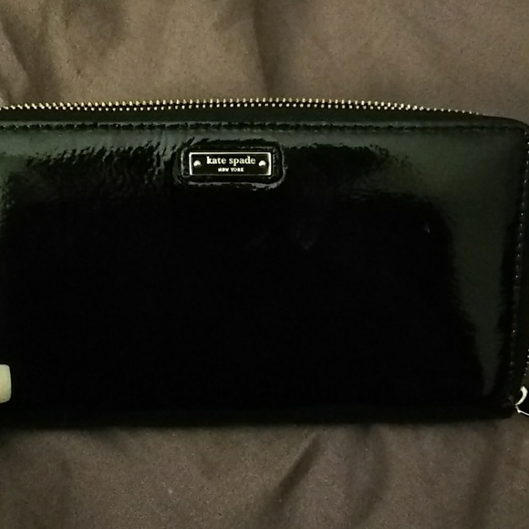 kate spade Handbags - MAKE OFFER! 😍 Kate Spade  Lacey wallet